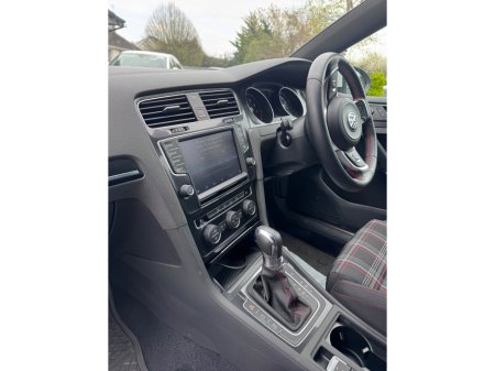 2013 Volkswagen Golf - thumbnail 11