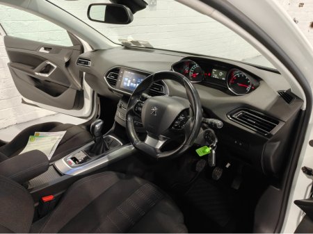2016 Peugeot 308 ALLURE 1.2 110 4DR €8,750 thumbnail