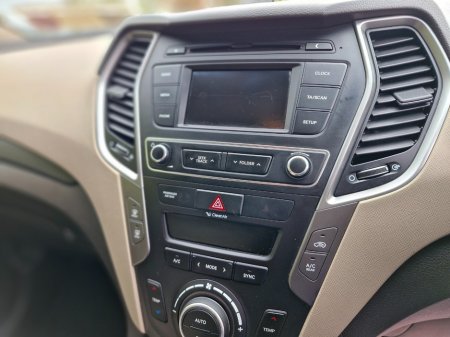 2017 Hyundai Santa Fe - thumbnail 23