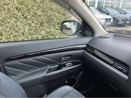 2018 Mitsubishi Outlander - thumbnail 16