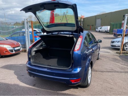 2011 Ford Focus - thumbnail 9