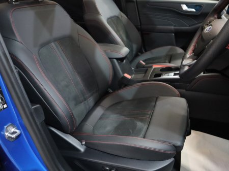 2025 Ford Kuga - thumbnail 26