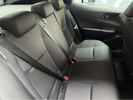 2025 Toyota Prius - thumbnail 11