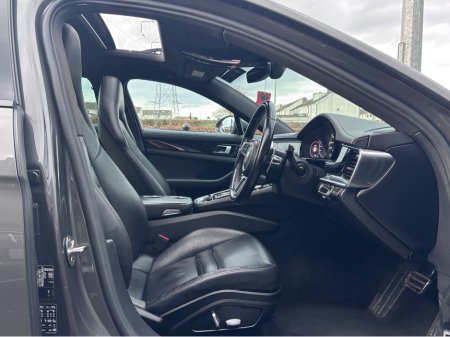 2017 Porsche Panamera - thumbnail 8