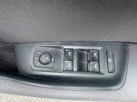 2015 Volkswagen Passat - thumbnail 14