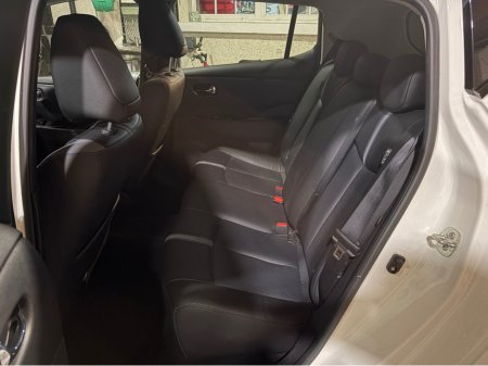 2020 Nissan Leaf - thumbnail 16