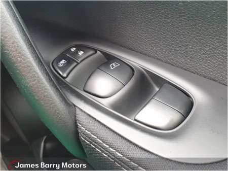 2015 Nissan Qashqai - thumbnail 21