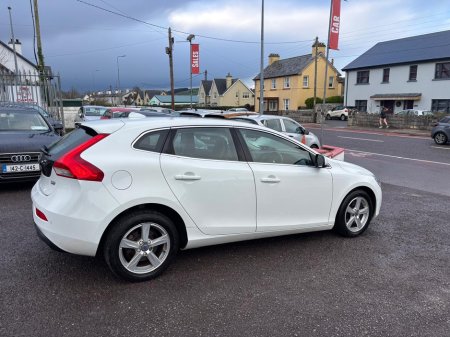 2016 Volvo V40 D2 SE 5DR  NEW  TIMING  BELT €10,950 thumbnail