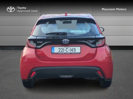 2022 Toyota Yaris FRESH SELECTION OF TRADE-INS YARIS HYBRID LUNA 4DR AUTO €19,500 thumbnail