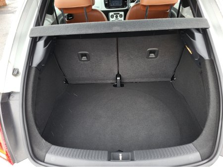 2014 Volkswagen Beetle - thumbnail 18