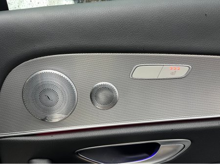 2019 Mercedes-Benz E Class 2019 MERCEDES-BENZ E220D ADVANTGARDE 2.0 AUTOMATIC / CRUISE CONTROL / 360° PARKING CAMERA / ELECTRIC MEMORY & HEATED SEATS / PANORAMIC SUNROOF / PADDLE SHIFTERS / APPLE CARPLAY / AMBIENT LIGHTS thumbnail