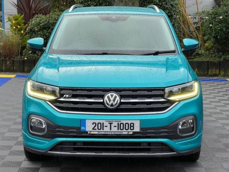 2020 Volkswagen T-Cross R-LINE 1.6 TDI // APPLE CARPLAY/ANDROID AUTO // MULTIFUNCTIONAL STEERING WHEEL // 17" ALLOYS €19,900 thumbnail
