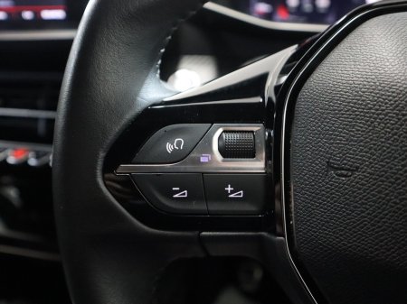 2023 Peugeot 2008 - thumbnail 11