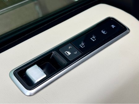 2020 Land Rover Range Rover 2.0 P400E AUTOBIOG €57,950 thumbnail