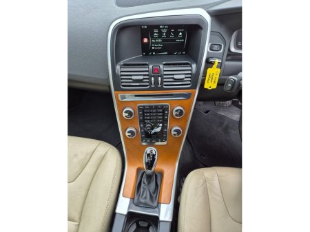 2017 Volvo XC60 - thumbnail 26