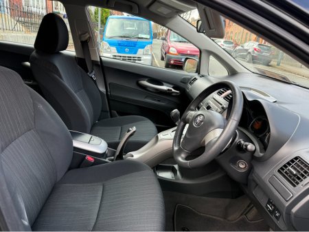 2007 Toyota Auris - thumbnail 12