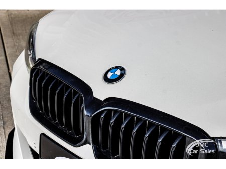 2022 BMW 5 Series - thumbnail 3