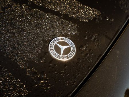 2024 Mercedes-Benz E Class E 220 D AMG LINE €66,950 thumbnail