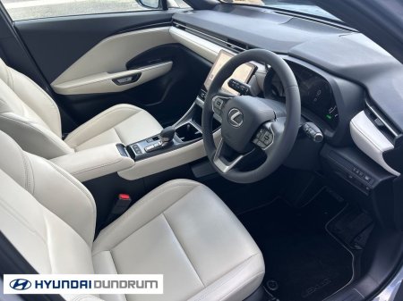 2025 Lexus LBX Elegant NEW Price €39,950 thumbnail