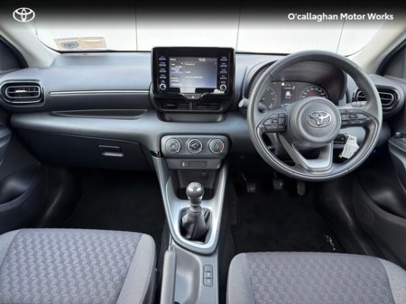 2024 Toyota Yaris 1.5 LUNA 4DR €26,950 thumbnail