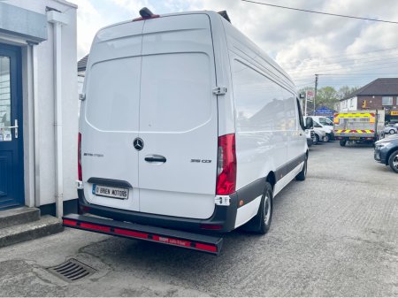 2025 Mercedes-Benz Sprinter - photo 17