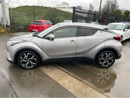 2019 Toyota C-HR 1.8 HYBRID AUTO LOW KM HIGH SPEC €20,950 thumbnail
