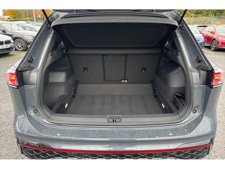 2024 Volkswagen Tiguan R-LINE TDI S-A DSG €55,300 thumbnail