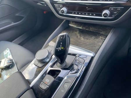 2018 BMW 5 Series - thumbnail 12