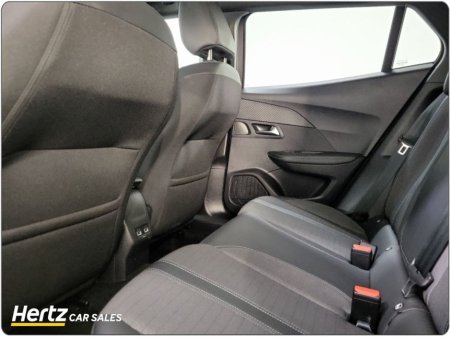 2023 Peugeot 2008 - thumbnail 13