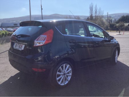 2016 Ford Fiesta - thumbnail 4