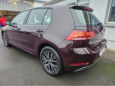 2017 Volkswagen Golf 2.0 TDI SE NAV BLUEMOTION 150PS 5DR €15,950 thumbnail