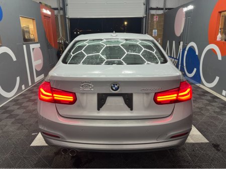 2017 BMW 3 Series €17950! 2017 BMW 320D 2.0 AUTOMATIC / ELECTRIC MEMORY SEATS / REVERSE CAMERA / CRUISE CONTROL €17,950 thumbnail