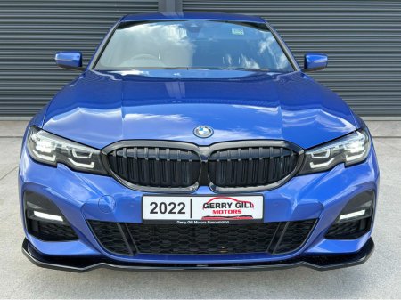 2022 BMW 3 Series - view 2