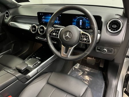 2023 Mercedes-Benz GLB - thumbnail 8