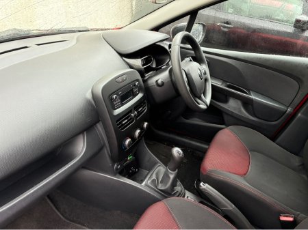 2014 Renault Clio IV EXPRESSION TCE 90 4DR €7,900 thumbnail