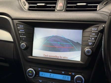 2015 Toyota Avensis - thumbnail 9