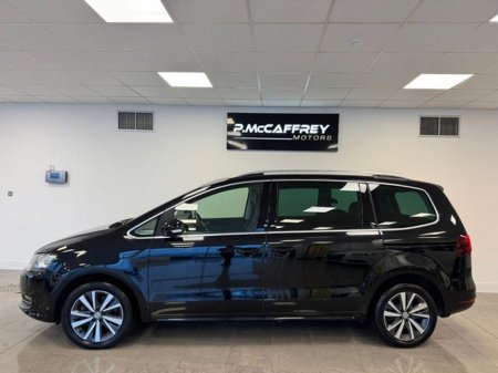 2020 Volkswagen Sharan 2.0TDI DSG 150HP Highline €32,950 thumbnail