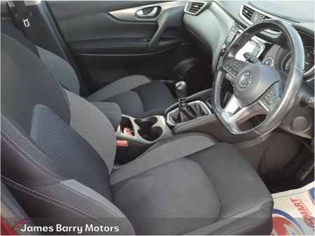 2019 Nissan Qashqai 1.2 PET SV PREMIUM // €18,950 thumbnail