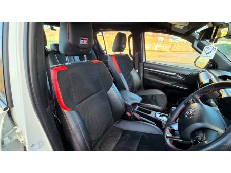 2022 Toyota Hilux - thumbnail 13