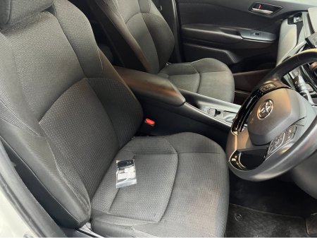 2019 Toyota C-HR - thumbnail 9