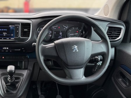 2019 Peugeot Traveller ACTIVE BLUE 1.5 HDI S/S**8 SEATER**NO VAT**ONE UK OWNER**FSH**MINT** €29,450 thumbnail