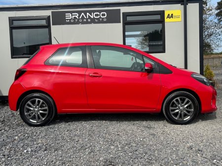 2015 Toyota Yaris - photo 4