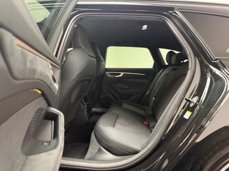 2025 Audi A6 LAUNCH EDITION E-HYBRID QUATTRO €84,990 thumbnail