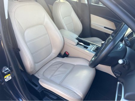 2017 Jaguar XE - thumbnail 12