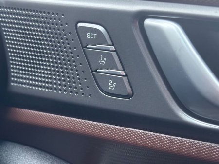 2020 Hyundai Ioniq PREMIUM SE PHEV S-A €19,638 thumbnail