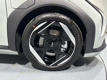 2026 Kia EV4 0% Finance Earth 3 €51,900 thumbnail