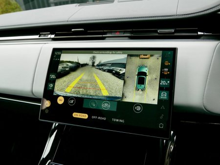 2025 Land Rover Range Rover Sport 3.0 I6 PHEV 550 PS Autobiography €139,950 thumbnail