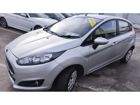 2017 Ford Fiesta - thumbnail 2