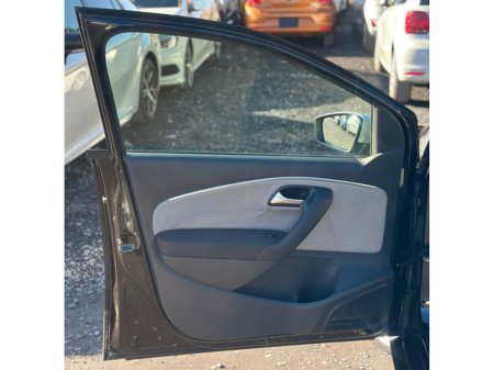 2016 Volkswagen Polo cross 1.2L Petrol Automatic (9966) €12,495 thumbnail