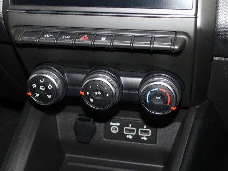 2022 Renault Clio - thumbnail 18